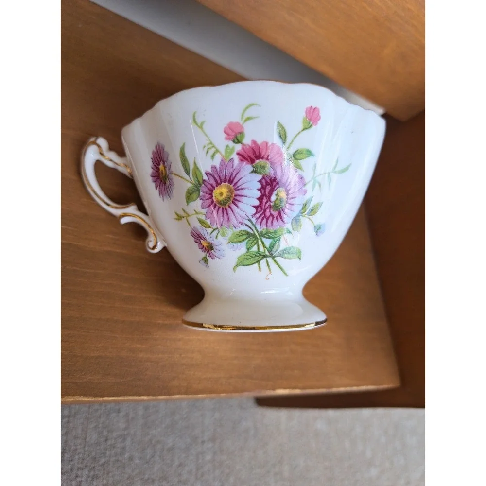 Hammersley & Co Bone China Teacup And Saucer Gold Trim Floral Made in England